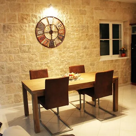 Spiro Apartment Split