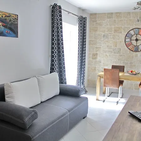 Spiro Apartment Split